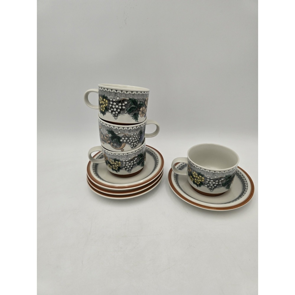 Goebel Burgund 4‎ set cups and saucers 8 piece total vintage